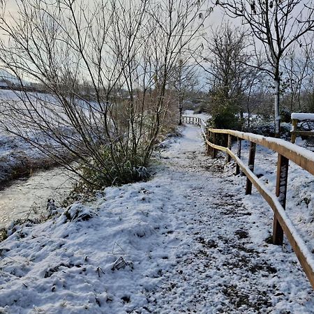 Riverside Cabin Limerick Junction المظهر الخارجي الصورة